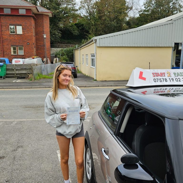 Google 5-Star review of from Isabel from Ammanford, smashing her test 1st time