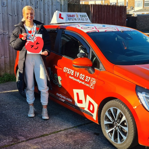 Kayliegh smashing 1st time pass at Llanelli Test centre and giving 5 start review